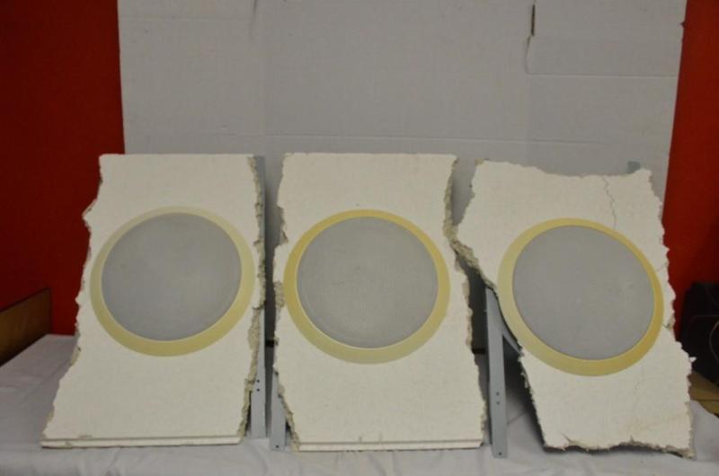 lot 93 image: 3 Bogen Ceiling speakers- model HFSC1...