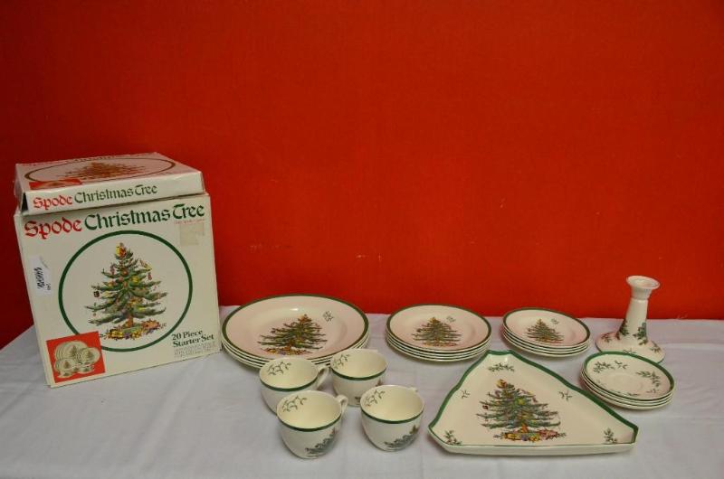lot 97 image: Spode Christmas Tree 20 Piece Starter Set and...