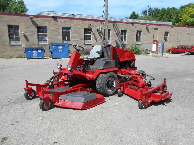 lot 1 image: Toro Groundsmaster 580-D. Rotary Deck Mower. 16 Cut. Diesel. NO RESERVE