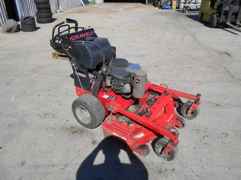 lot 2 image: Gravely Pro Walk 48 Lawnmower. 18.5 HP. Hydro Drive. NO RESERVE
