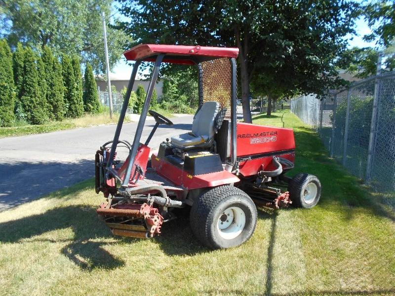 lot 5 image: Toro 5200-D Reelmaster Lawn Mower. 29 HP. NO RESERVE