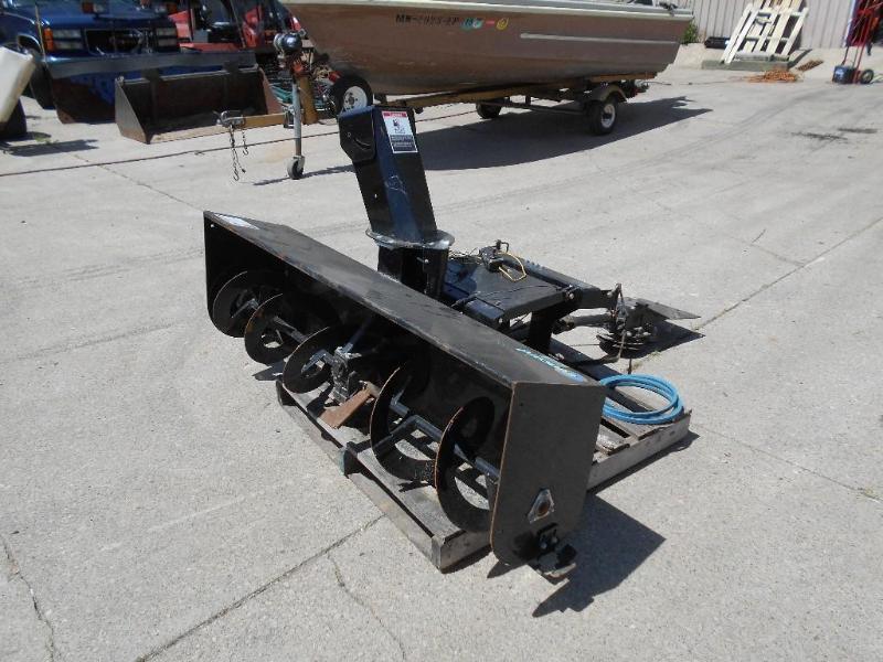 lot 6 image: Concord Snowblower FITS ZERO TURN MOWERS