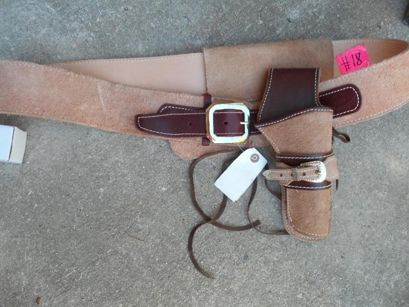 lot 18 image: Gun Holster