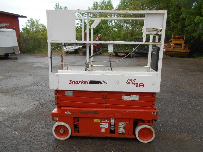 lot 1 image: Very Clean Snorkel SL-19 Scissorlift. Works.