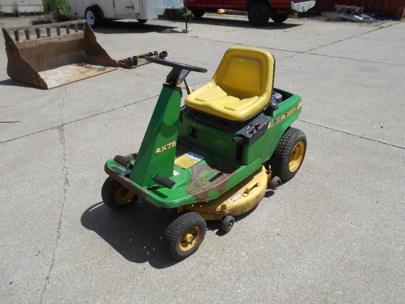 John Deere RX75 Riding Lawn Mower. 9 HP, 30" Cut. Scissorlift