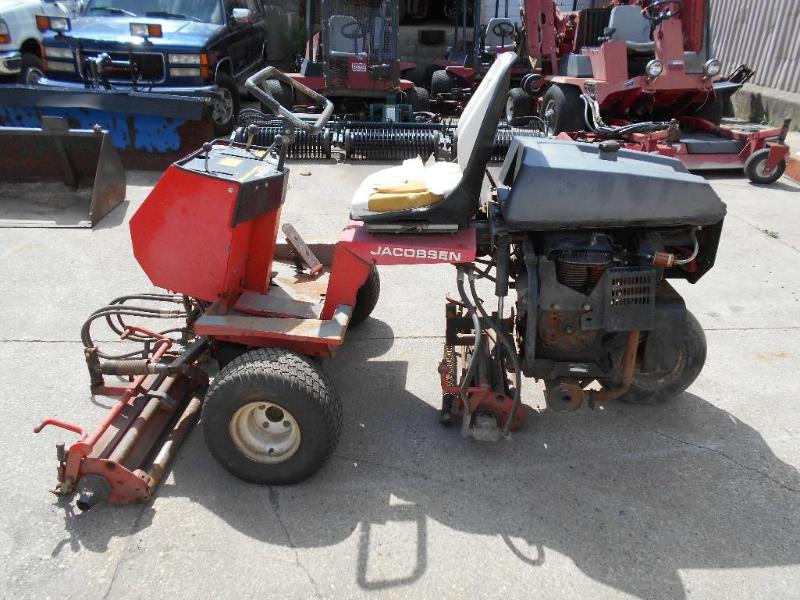 lot 6 image: Jacobsen Greensking Reel Lawnmower. Triplex. NO RESERVE