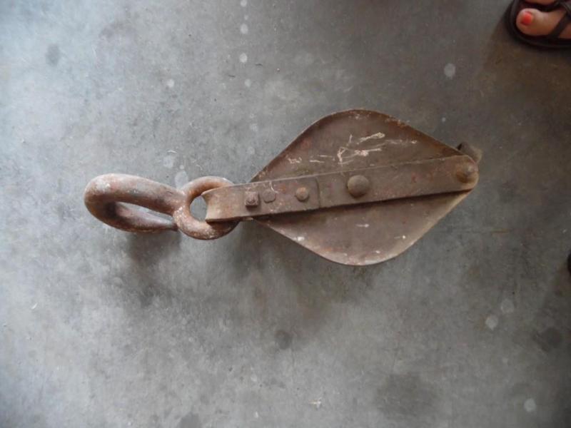 Antique rope pulley