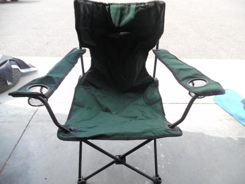 Folding lawn chair