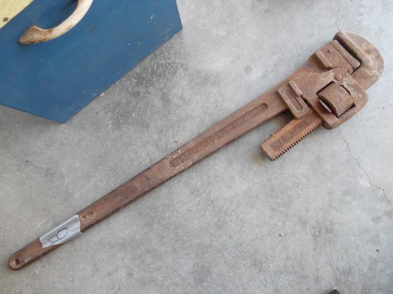 Pipe wrench