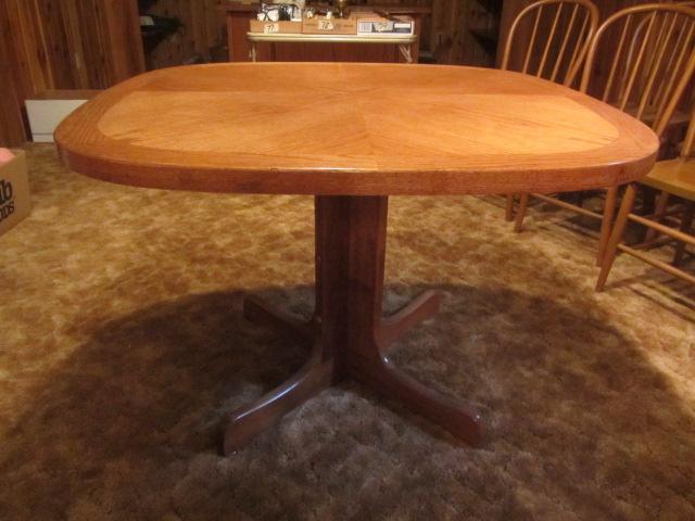 Pedestal Dine Table