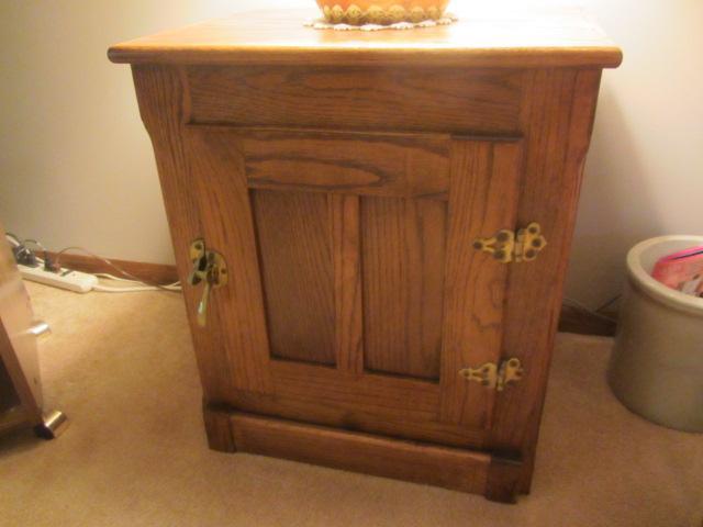 Icebox Lamp Table