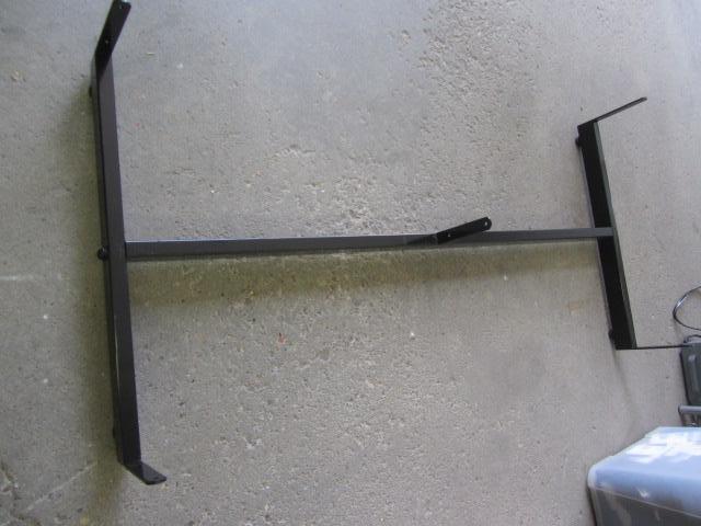 lot 14 image: Bases For Grid Displays