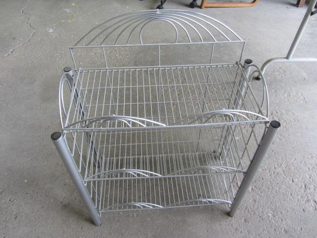 lot 18 image: Wire Folding Shelf