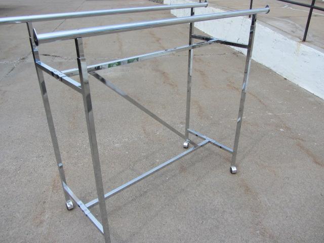 lot 26 image: Chrome Hanger Roller Rack