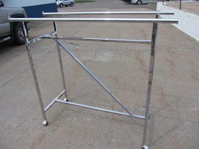 lot 28 image: Chrome Hanger Roller Rack