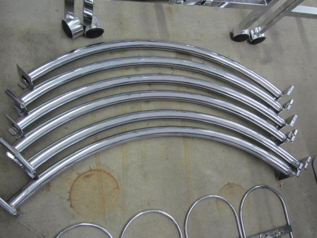 lot 44 image: Chrome Corner Hanger Racks