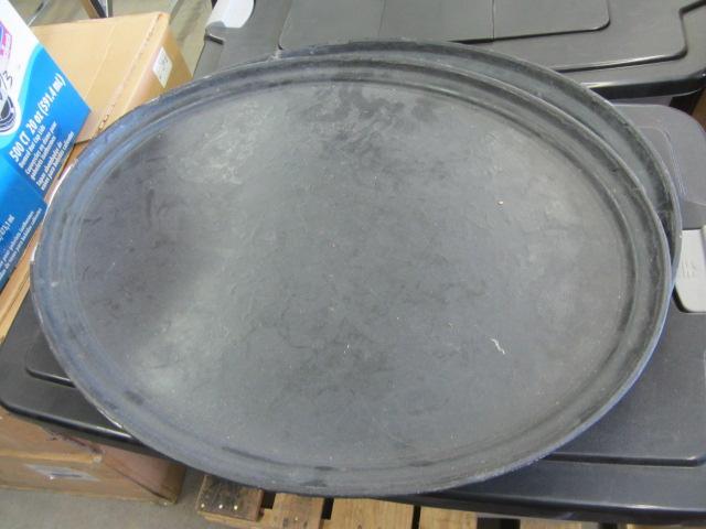 lot 72 image: Cambro Restaurant Trays