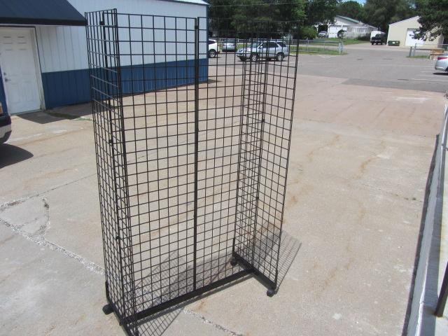 lot 9 image: Roller Grid Display Rack