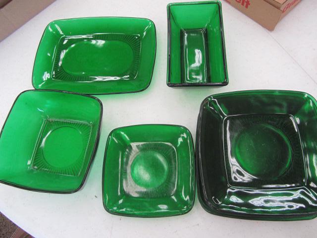 lot 92 image: Forest Green Glass