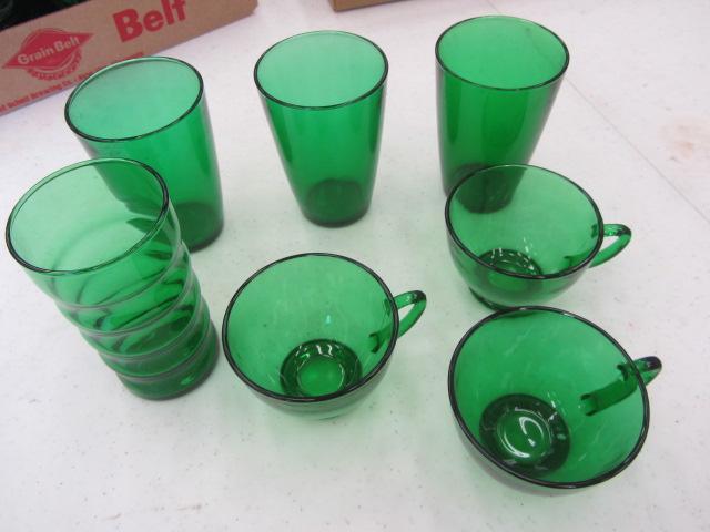 lot 94 image: Forest Green Glass