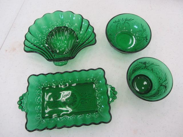lot 95 image: Forest Green Glass