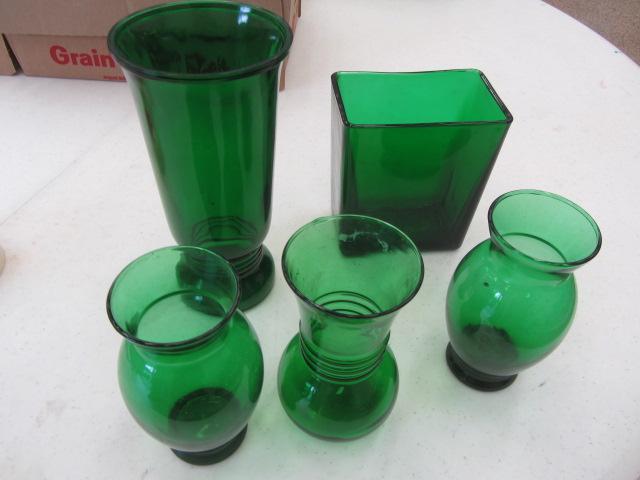 lot 96 image: Forest Green Glass