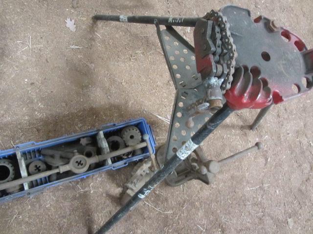 lot 103 image: Pipe Vise, Reed Stand