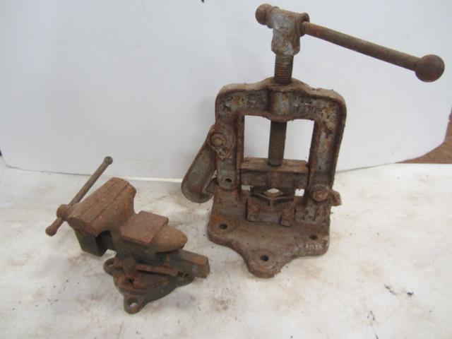 lot 112 image: Pipe Vise & Shop Vise