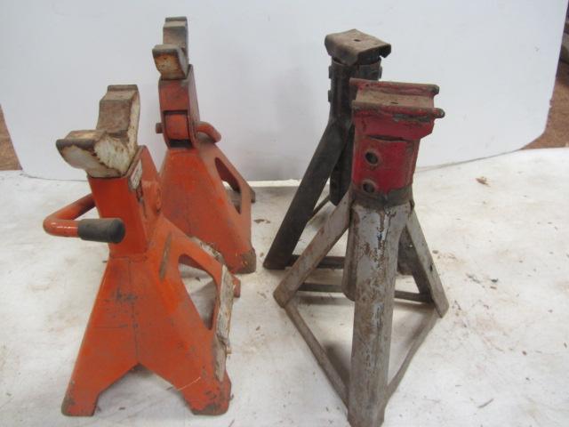 lot 121 image: Two Sets Jack Stands