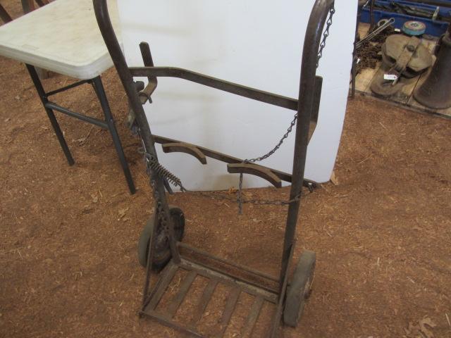 lot 130 image: Welding Cart