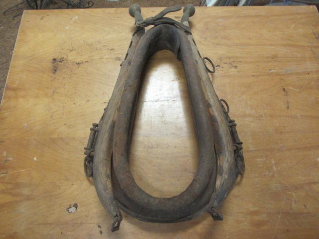 lot 165 image: Horse Collar & Hames