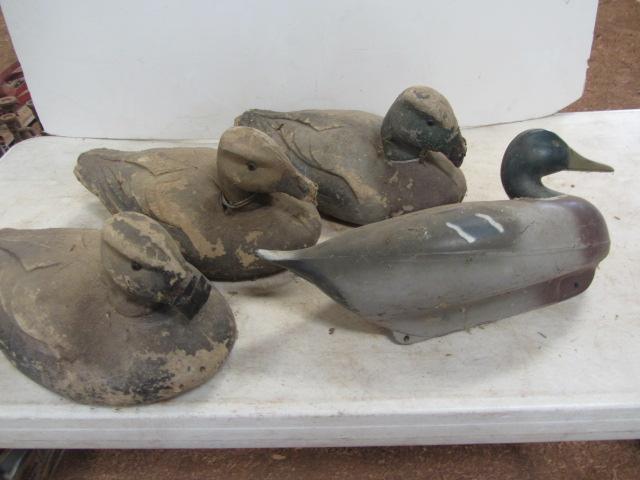lot 183 image: Paper Mache & Lititz Decoys