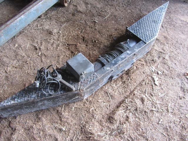 lot 20 image: Bumper & Mounted Winch