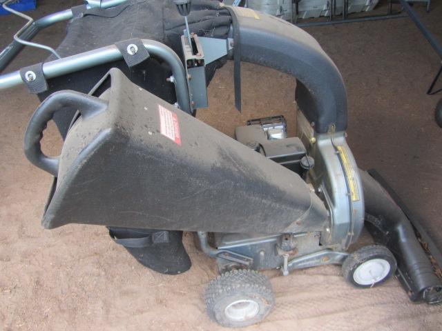 lot 22 image: Craftsman Shredder Vacuum