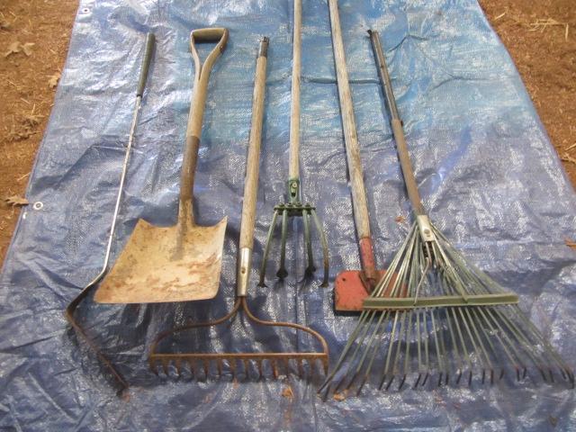 lot 225 image: Lawn & Garden Tools