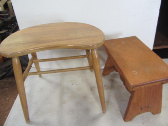 lot 308 image: Pair Wooden Stools