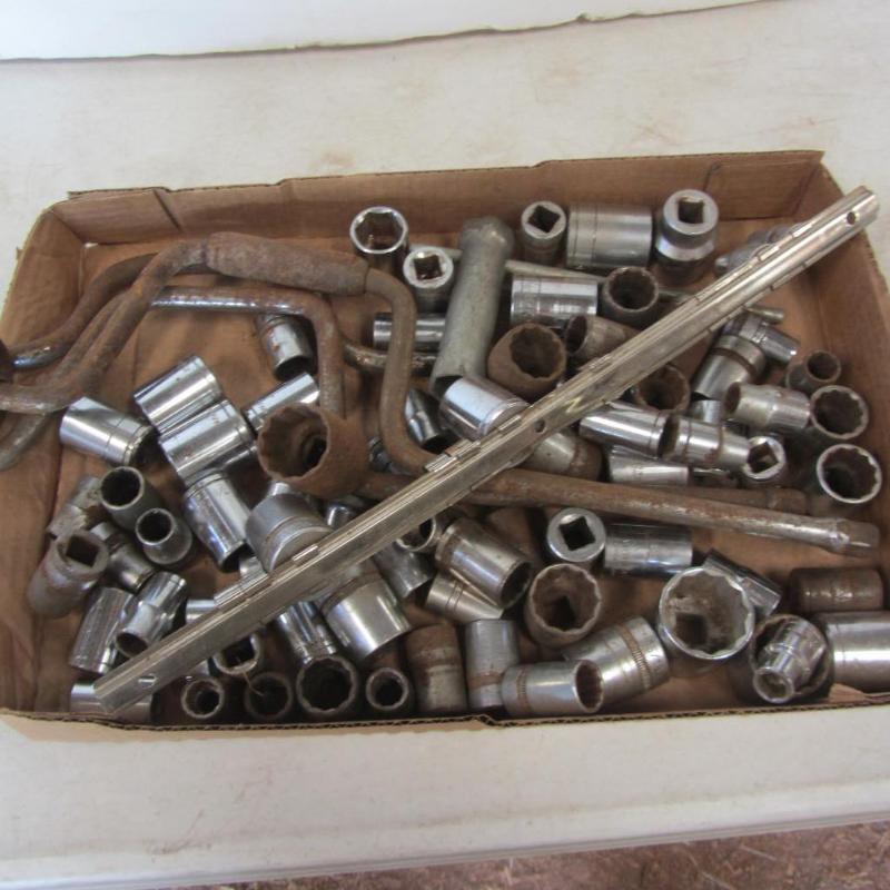 lot 31 image: Sockets, 12 Drive