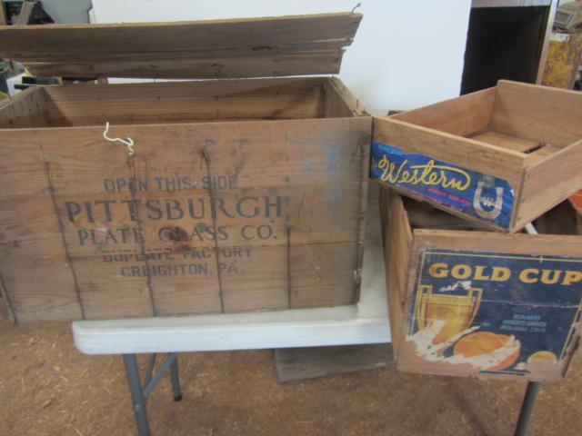 lot 311 image: Shipping Crate, Fruit Boxes