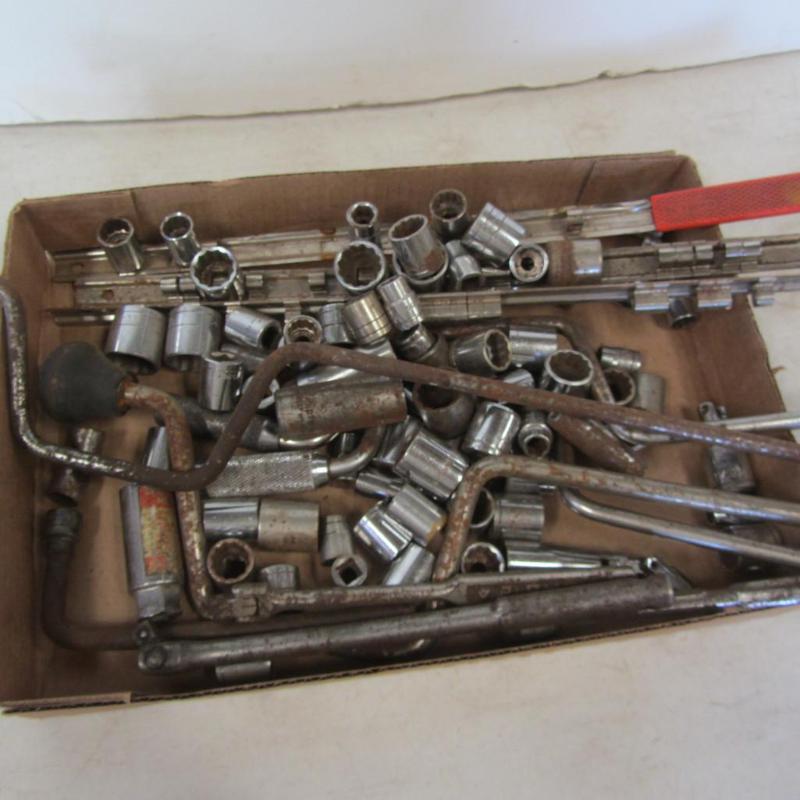 lot 32 image: Sockets, 38 Drive