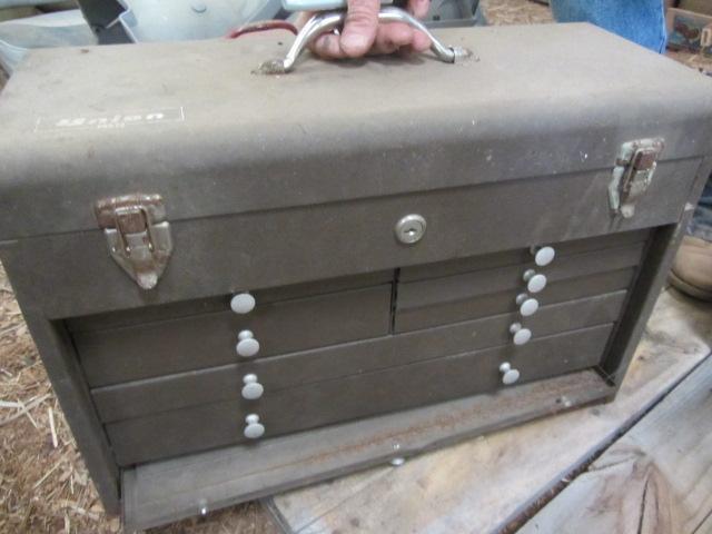 lot 327 image: Union Machinist Tool Chest