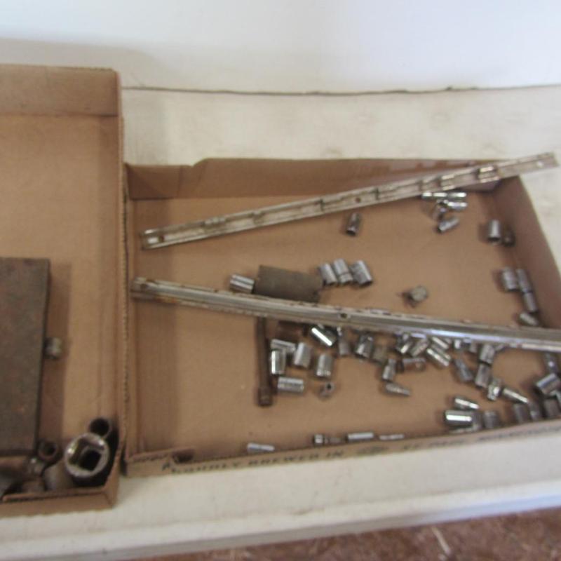 lot 33 image: Sockets, 14 Drive