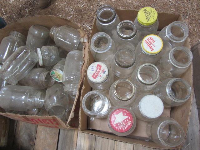 lot 332 image: Quart Canning Jars