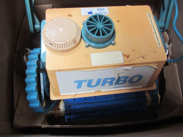 lot 348 image: Aquabot Pool Cleaner