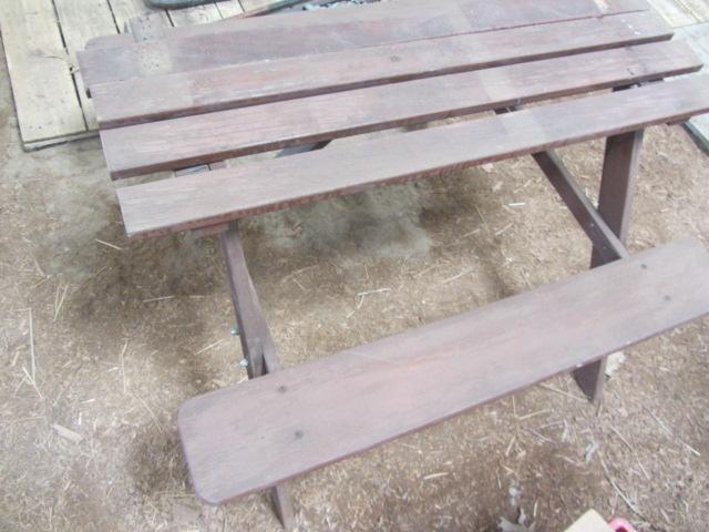 lot 373 image: Childs Picnic Table