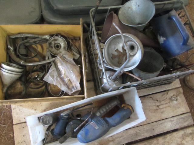 lot 385 image: Grease Gun, Oil Cans