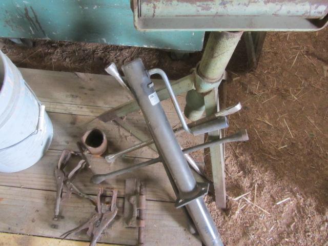 lot 387 image: Welding Clamps, Trailer Jack