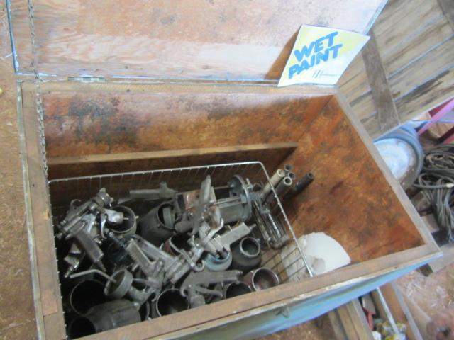 lot 395 image: Spray Painting Equipment