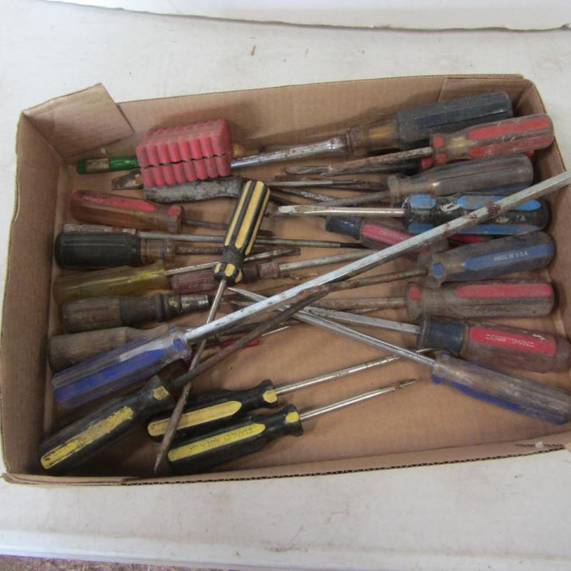 lot 43 image: Screwdrivers