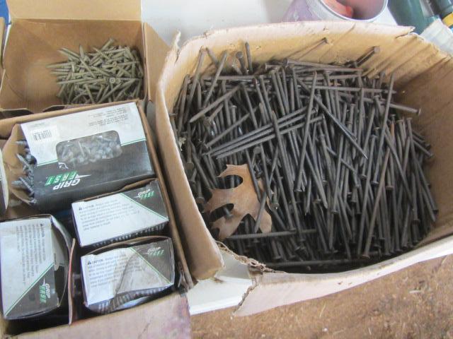 lot 434 image: Pole Barn Screws & Nails
