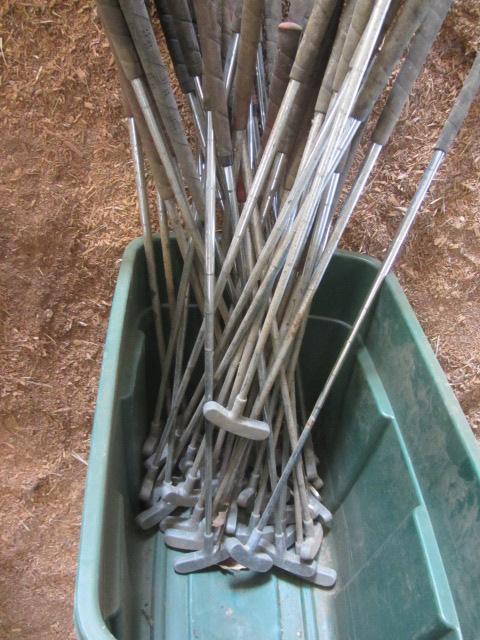 lot 460 image: Golf Clubs - Putters